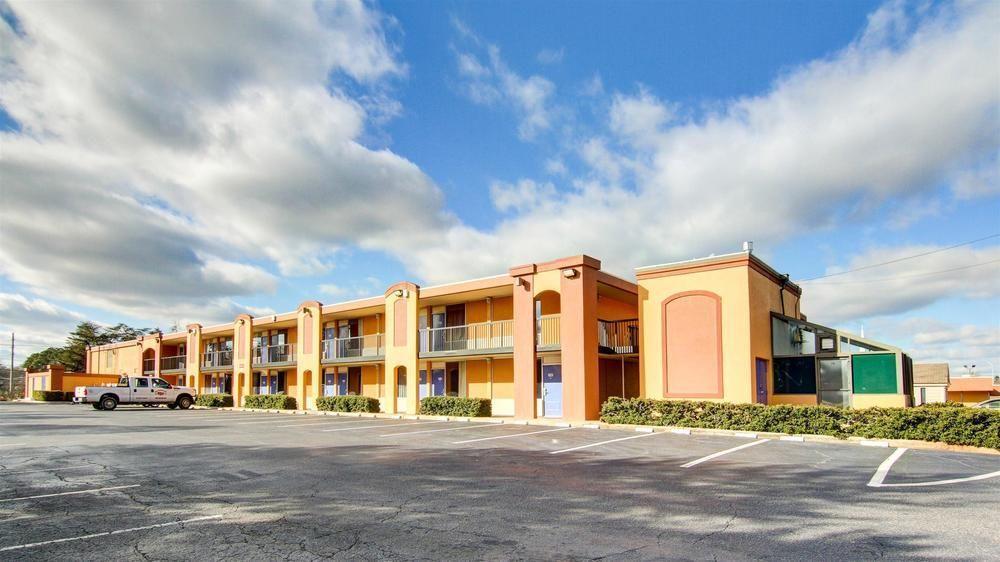 Red Roof Inn Forsyth Exterior photo